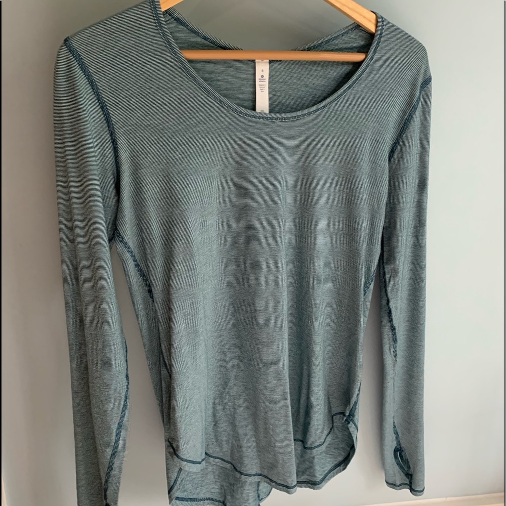 LuLulemon long sleeved top